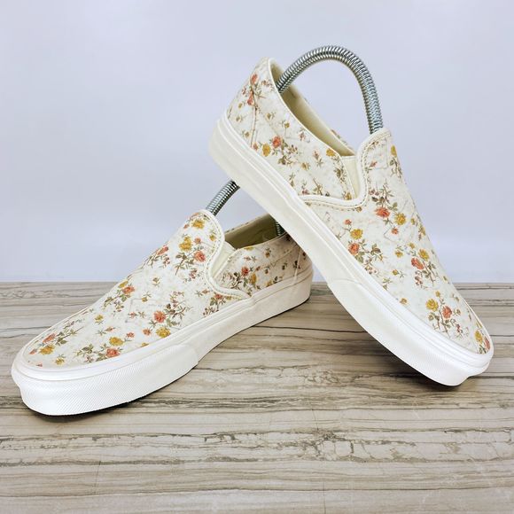 Vans Shoes - VANS CLASSIC SLIP ON FLORAL (WOMENS 9.0)